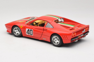 Ferrari 288 GTO #40 Sarkans Itālijas Karogs 1984 Bburago 1:18 3027-P1 Metāls — attēls 7 no 8