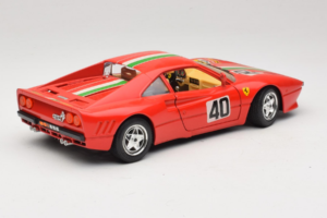 Ferrari 288 GTO #40 Sarkans Itālijas Karogs 1984 Bburago 1:18 3027-P1 Metāls — attēls 3 no 8