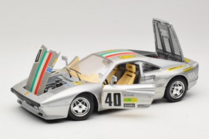Ferrari 288 GTO #40 Sudrabs 1984 Bburago 1:18 3027-S1 Metāls — attēls 2 no 8