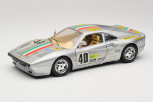 Ferrari 288 GTO #40 Sudrabs 1984 Bburago 1:18 3027-S1 Metāls
