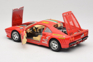 Ferrari 288 GTO Rally #40 Sarkans 1986 Bburago 1:18 3057-P1 Metāls — attēls 5 no 8