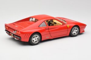 Ferrari 288 GTO Sarkans Bburago 1:18 3027 Metāls — attēls 3 no 8