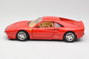Ferrari 288 GTO Sarkans Bburago 1:18 3027 Metāls — attēls 4 no 8