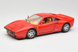 Ferrari 288 GTO Sarkans Bburago 1:18 3027 Metāls
