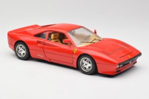 Ferrari 288 GTO Sarkans Bburago 1:18 3027 Metāls — attēls 6 no 8