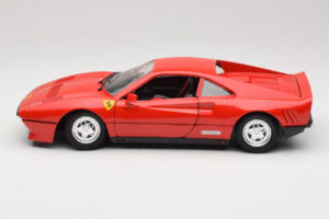 Ferrari 288 GTO Sarkans Tonka 1:18 1680 Metāls — attēls 4 no 9