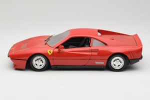 Ferrari 288 GTO Sarkans Tonka 1:18 3233 Metāls — attēls 4 no 8