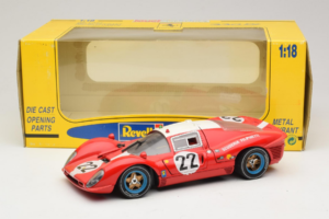 Ferrari 330 P4 #22 Scuderia Filipinetti Poor Condition 1967 Revell 1:18 48825-P1 Metāls — attēls 8 no 8