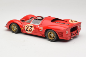 Ferrari 330 P4 #23 L. Bandini / C. Amon 24 Hours of Daytona Winner 1967 Revell 1:18 48833 Metāls — attēls 7 no 8