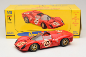 Ferrari 330 P4 #23 L. Bandini / C. Amon 24 Hours of Daytona Winner 1967 Revell 1:18 48833 Metāls — attēls 8 no 8