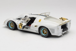 Ferrari 330 P4 #25 Balts Revell 1:18 48845 Metāls — attēls 5 no 8
