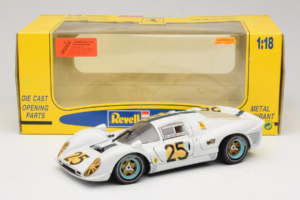 Ferrari 330 P4 #25 Balts Revell 1:18 48845 Metāls — attēls 8 no 8