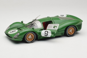 Ferrari 330 P4 #9 Zaļš Spa-Francorchamps 1967 Eagles Race 1:18 41007 Metāls — attēls 2 no 8