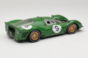 Ferrari 330 P4 #9 Zaļš Spa-Francorchamps 1967 Eagles Race 1:18 41007 Metāls — attēls 3 no 8