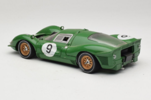 Ferrari 330 P4 #9 Zaļš Spa-Francorchamps 1967 Eagles Race 1:18 41007 Metāls — attēls 7 no 8