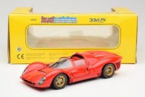 Ferrari 330 P4 Sarkans 1967 Revell 1:18 48822 Metāls — attēls 8 no 8