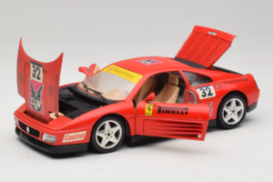 Ferrari 348 TB #32 Pirelli Sarkans 1989 Bburago 1:18 3039-P1 Metāls — attēls 2 no 8