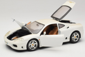 Ferrari 360 Modena Balts Bburago 1:18 3368-W1 Metāls — attēls 2 no 8