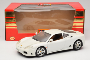 Ferrari 360 Modena Balts Bburago 1:18 3368-W1 Metāls — attēls 8 no 8