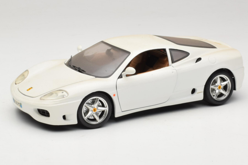 Ferrari 360 Modena Balts Bburago 1:18 3368-W1 Metāls