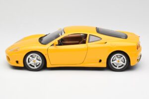 Ferrari 360 Modena Dzeltens Bburago 1:18 3368 Metāls — attēls 4 no 8