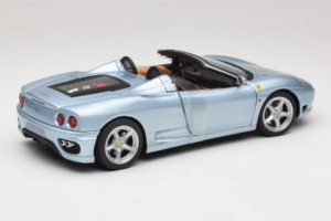 Ferrari 360 Spider Zils The Italian Job Hot Wheels 1:18 P9905 Metāls — attēls 2 no 6