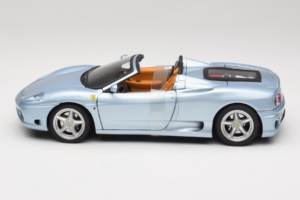 Ferrari 360 Spider Zils The Italian Job Hot Wheels 1:18 P9905 Metāls — attēls 3 no 6
