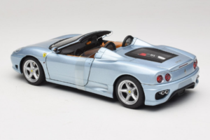 Ferrari 360 Spider Zils The Italian Job Hot Wheels 1:18 P9905 Metāls — attēls 5 no 6