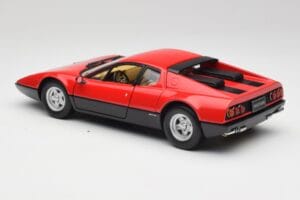 Ferrari 365 GT4/BB Sarkans Kyosho 1:18 08173R Metāls — attēls 7 no 8