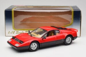 Ferrari 365 GT4/BB Sarkans Kyosho 1:18 08173R Metāls — attēls 8 no 8