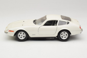 Ferrari 365 GTB/4 Daytona Berlina Balts Techno Giodi 1:18 74007 Metāls — attēls 4 no 8