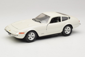 Ferrari 365 GTB/4 Daytona Berlina Balts Techno Giodi 1:18 74007 Metāls