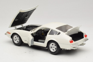 Ferrari 365 GTB/4 Daytona Berlina Balts Techno Giodi 1:18 74007 Metāls — attēls 5 no 8