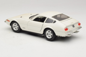 Ferrari 365 GTB/4 Daytona Berlina Balts Techno Giodi 1:18 74007 Metāls — attēls 7 no 8