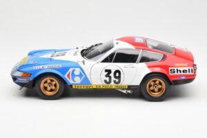 Ferrari 365 GTB/4 #39 J-C. Andruet / Lena 24 Hours of Le Mans 1972 Kyosho 1:18 08164E Metāls — attēls 4 no 8