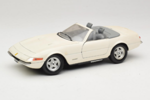 Ferrari 365 GTS/4 Spider Balts Techno Giodi 1:18 40028 Metāls