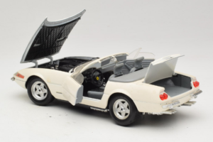Ferrari 365 GTS/4 Spider Balts Techno Giodi 1:18 40028 Metāls — attēls 5 no 8