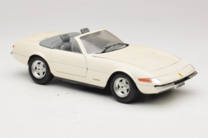 Ferrari 365 GTS/4 Spider Balts Techno Giodi 1:18 40028 Metāls — attēls 6 no 8