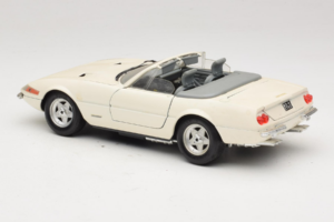 Ferrari 365 GTS/4 Spider Balts Techno Giodi 1:18 40028 Metāls — attēls 7 no 8