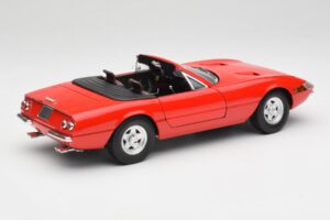 Ferrari 365 GTS Sarkans Solido 1:18 8017 Metāls — attēls 3 no 8