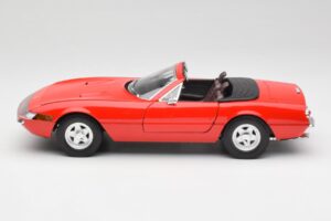 Ferrari 365 GTS Sarkans Solido 1:18 8017 Metāls — attēls 4 no 8