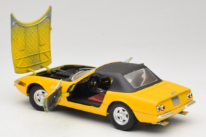Ferrari 365 GTS Dzeltens Ar Melnu Jumtu Solido 1:18 8018 Metāls — attēls 5 no 8