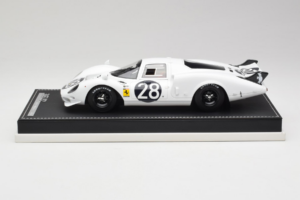 Ferrari 365 P2 #28 M. Gregory / J. Schlesser NART 24 Hours of Daytona 1967 Balts AB Models 1:18 REMC019 Sveķi
