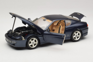 Ferrari 456 GT Zils Bburago 1:18 3036-B1 Metāls — attēls 2 no 8