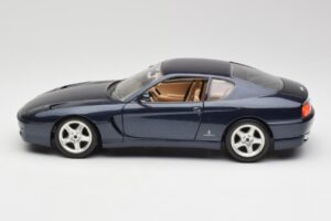 Ferrari 456 GT Zils Bburago 1:18 3036 Metāls — attēls 3 no 8