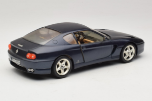 Ferrari 456 GT Zils Bburago 1:18 3036-B1 Metāls — attēls 3 no 8