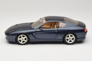 Ferrari 456 GT Zils Bburago 1:18 3036-B1 Metāls — attēls 4 no 8