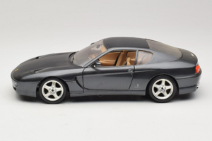 Ferrari 456 GT Pelēks Metallic Bburago 1:18 3036-G1 Metāls — attēls 4 no 8