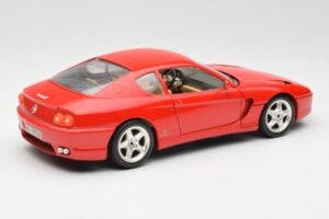 Ferrari 456 GT Sarkans Bburago 1:18 3036-M1 Metāls — attēls 3 no 8