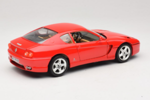 Ferrari 456 GT Sarkans Bburago 1:18 3046-R1 Metāls — attēls 3 no 8